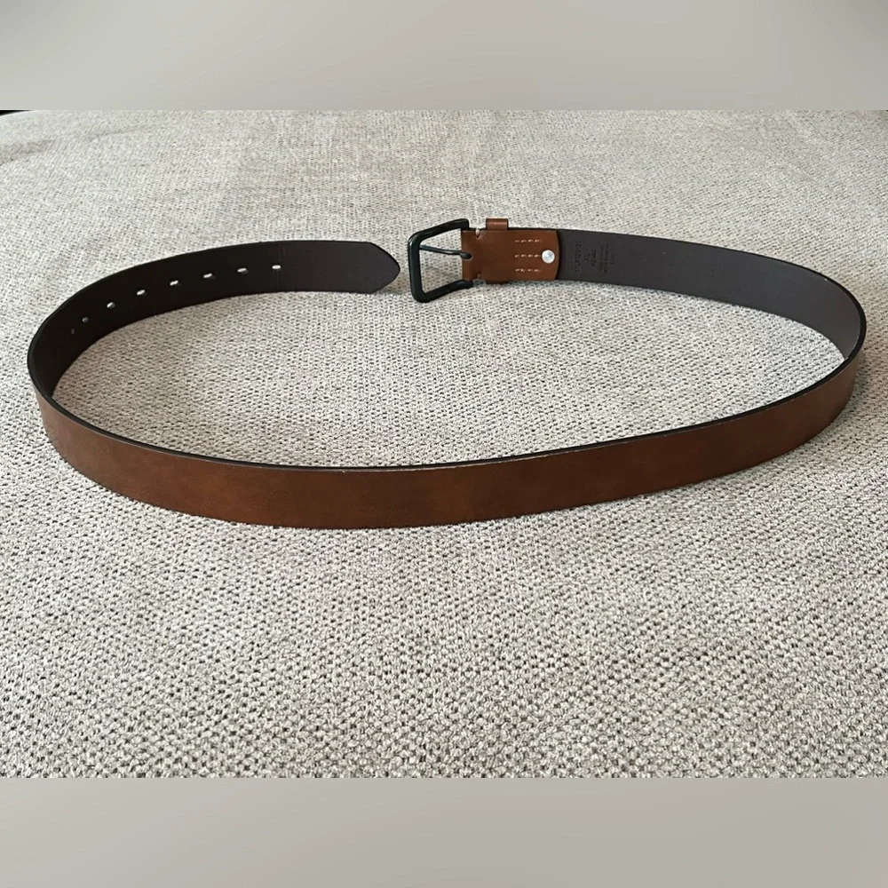 Levi’s Vegan Leather Belt‎ 42/44